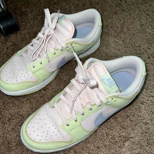 Nike Dunks low lime ice